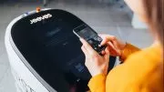 Robot sells drinks and snacks at Munich Airport