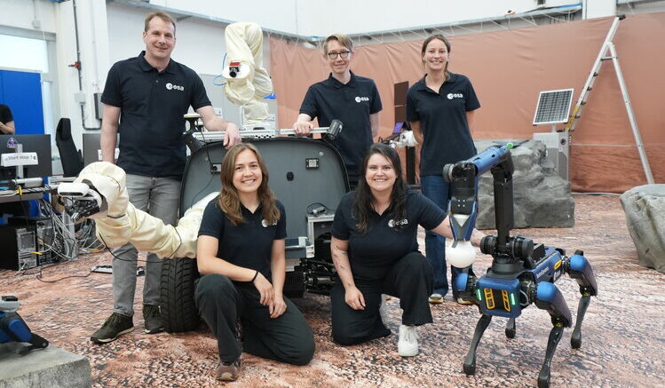 Training_robots_from_space_card_full