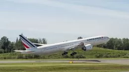 boeing-et-air-france-celebrent-la-livraison-du-70e-boeing-777-de-la-compagnie-aeromorning.com