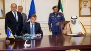 drian-signe-contrat-defense-helicopteres