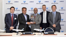Airbus et Air Austral signent un contrat d'achat portant sur trois A220