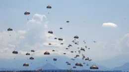 largage simultané sur A400M