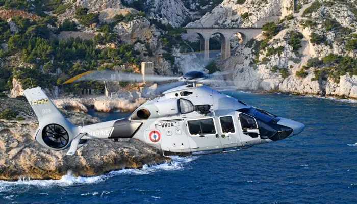 La DGA a livré le 1er H160 de la flotte intérimaire de la Marine nationale