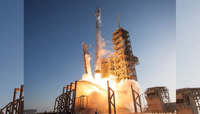 SpaceX la fusée opérationnelle la plus puissante du monde a décollé pour la première depuis trois ans