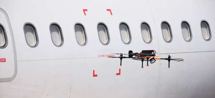 TARMAC Aerosave et Donecle signent un accord pour le développement des inspections avions par drone