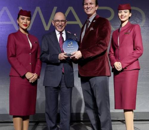 Le Directeur Général du Groupe Qatar Airways, Son Excellence M. Akbar Al Baker, reçoit le prestigieux prix APEX CEO Lifetime Achievement Award