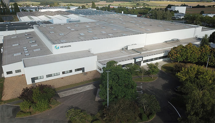 Hexagon partenaire technologique mondial de l'aéronautique inaugure sa nouvelle usine de production 100 % française à Vendôme